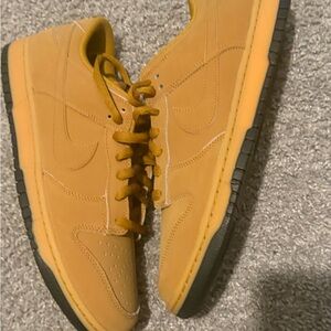 Jordan lows tan and Black Sneakers